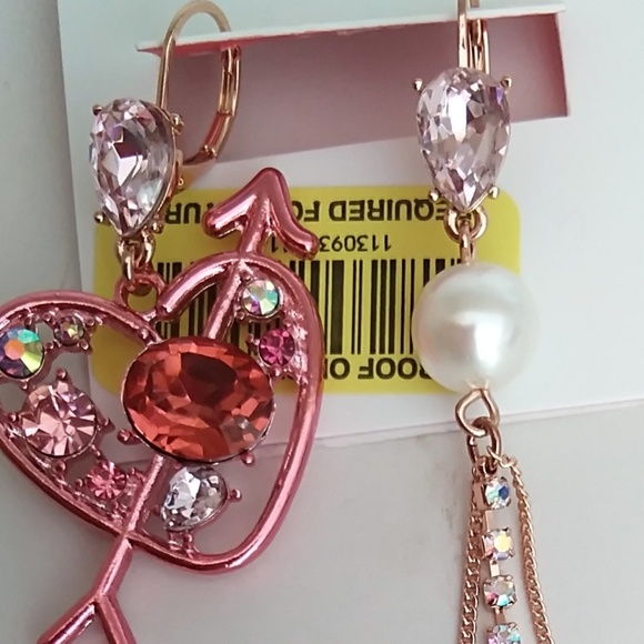 Betsey Johnson Jewelry - Betsey Johnson New Mismatch Heart/Pearl Earrings